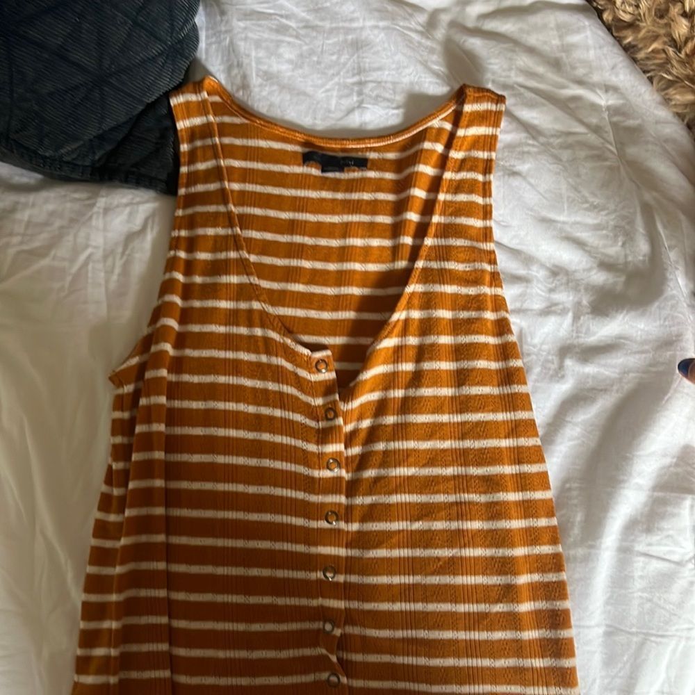 american eagle tank top!!